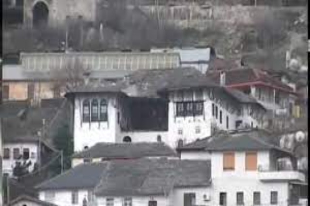 Margariti: Old dilapidated houses in Gjirokastra to be restored