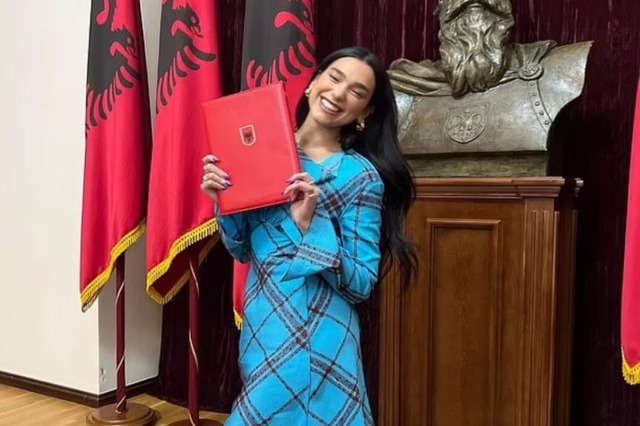 “Daily Mail”: How Dua Lipa is giving fame to Albanians all over the world