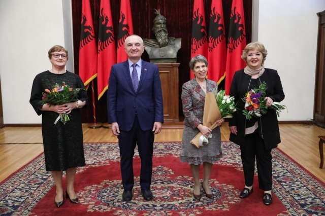 President Meta praises three journalists of RTSH
