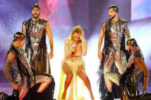 Angela Peristeri wins first prize at the 59th Song Festival