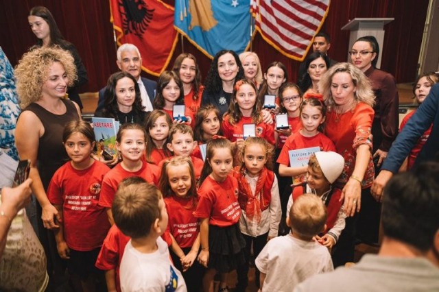 Kosovan President Osmani Donates Alphabet Books to Albanian Schools in New York