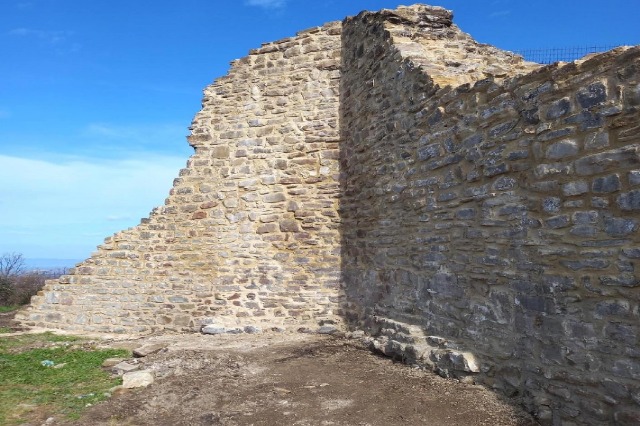 Castle of Ishëm in the process of restoration thanks to the EU4Culture project
