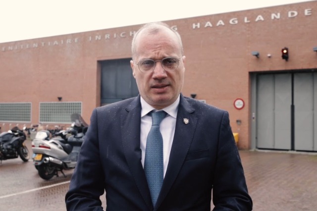 Hasani meets Thaçi in The Hague: He will not lack our support; the judicial process will be transparent