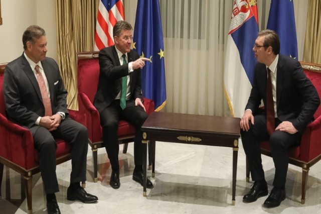 Tensions in the north of Kosova, Lajcak and Escobar meet today with President Vucic