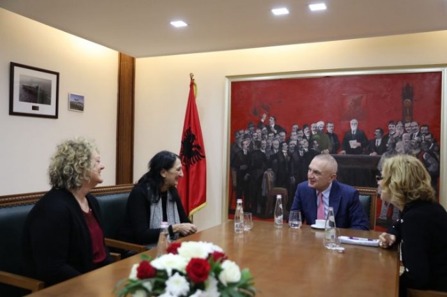 President Meta receives the Arbëresh singer Anna Stratigò