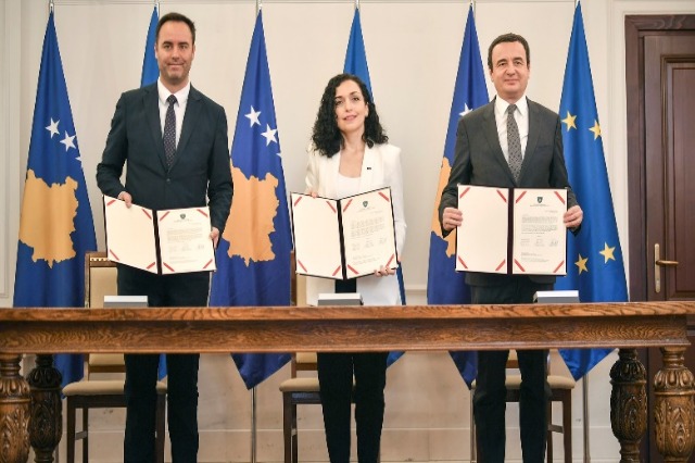 Kurti travels today to Prague, submits Kosovo’s application for EU membership