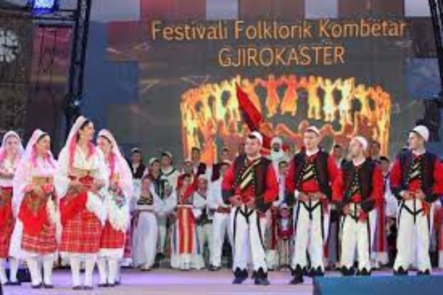 The seventh night of the Folklore Festival/Arbëresh folk group,”Rozafati” from the USA perform on stage