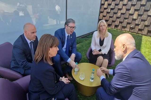 Tensions in Kosova/ Vucic meets with Rama and other Balkan leaders: We need a solution where reason prevails