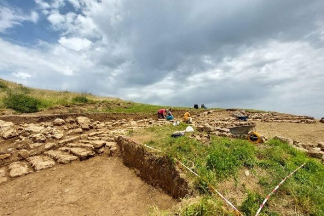 Albanian-Polish Expedition Uncovers New Traces of Illyrian City in Bushat, Shkodër