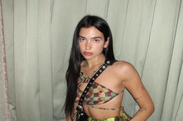 Dua Lipa enjoys Pristina, inviting everyone to the special exhibition ‘Manifesta 14’