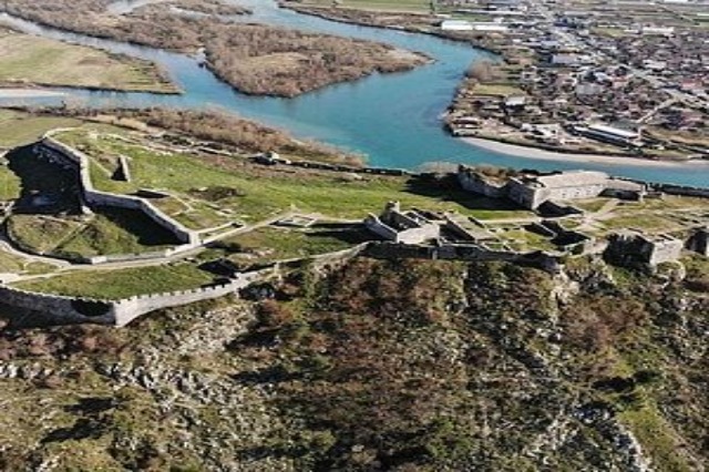 Rozafa Castle, the number of visitors increases during January