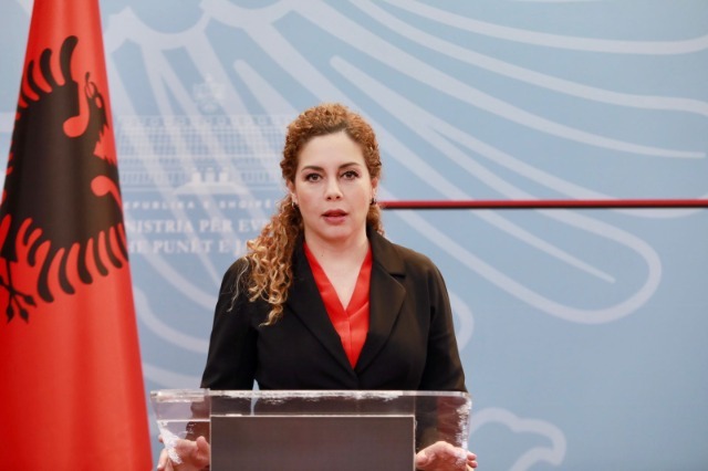 Tensions in the north of Kosova/Xhaçka: Barricades, the work of criminal groups, it is time for dialogue