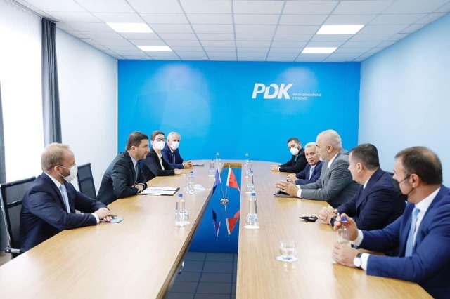 Prime Minister Rama in Kosovo, meetings with leaders of political parties