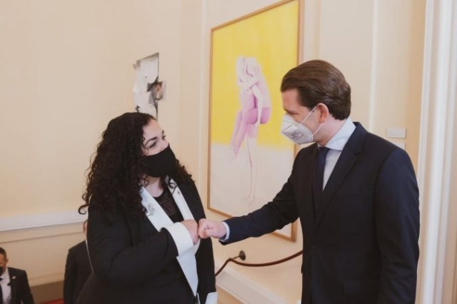 Vjosa Osmani meets the Austrian Chancellor: Kosovo-Serbia dialogue should be equal; It should end with mutual recognition