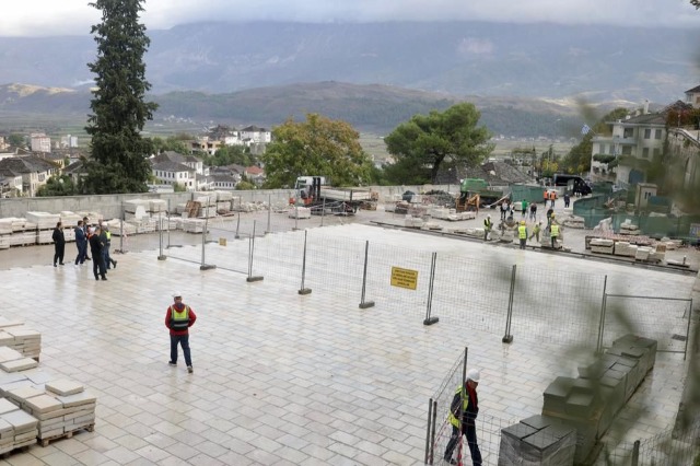 Çerçiz Topulli Square takes shape, giving more breath to touristic Gjirokastër
