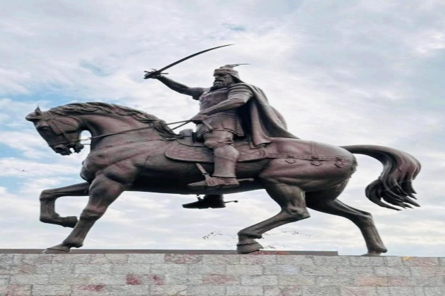 Skanderbeg Statue Inaugurated in Tuzi, A Symbol of Albanian Heritage