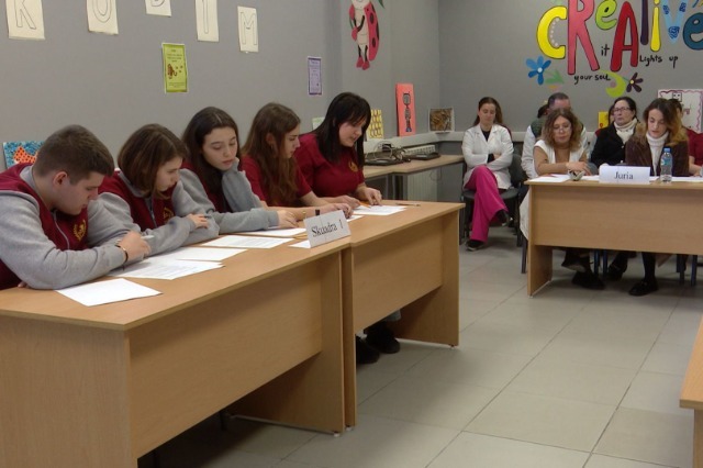 National Albanian Language Competition Kicks Off with 11,000 Students from Across the Country