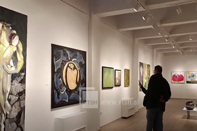 “Art in the Eyes of Dreams” – Exhibition Featuring 38 Albanian Creators from Across the Regions in Fier