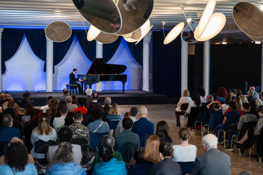 Pianist Nicola Pio Nasca Moves Audience with Soulful Performance