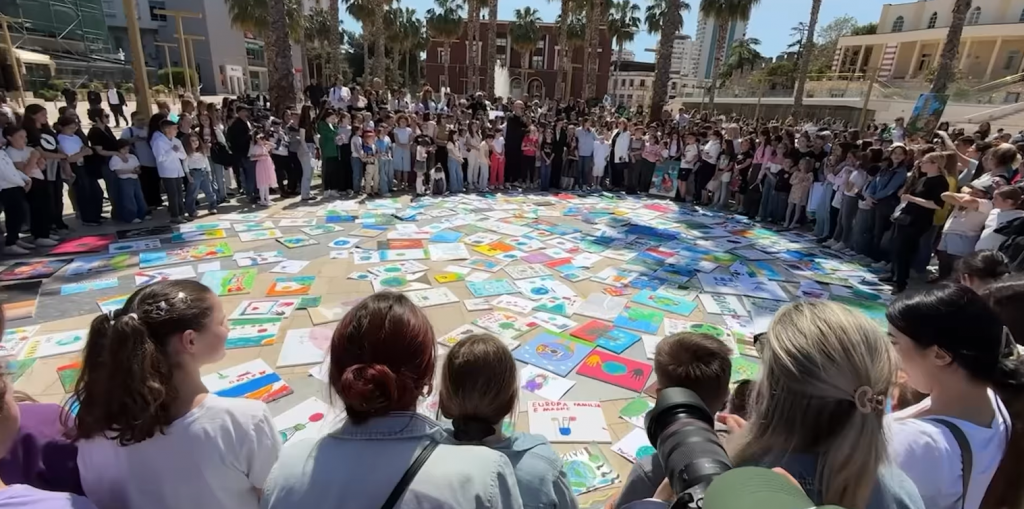 Young Artists Sketch Europe for Upcoming Summit