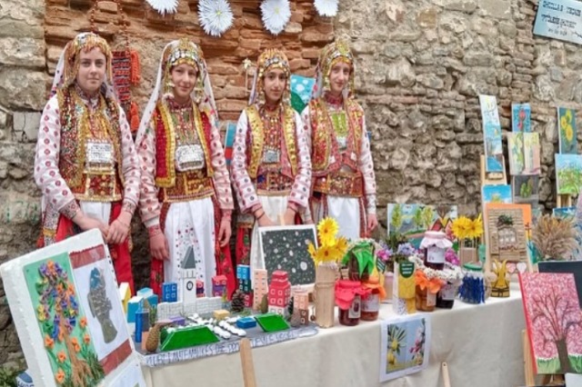 Castle of Elbasan Transformed into Festive Hub as Students Honor Day of Summer