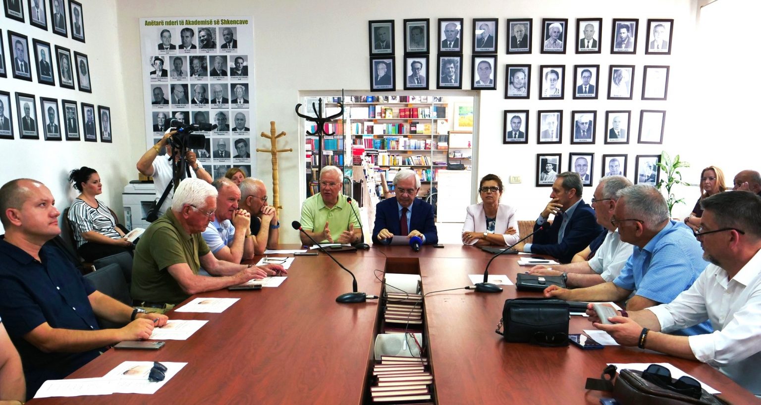 Experts Urge New Methods to Revive Historical Awareness