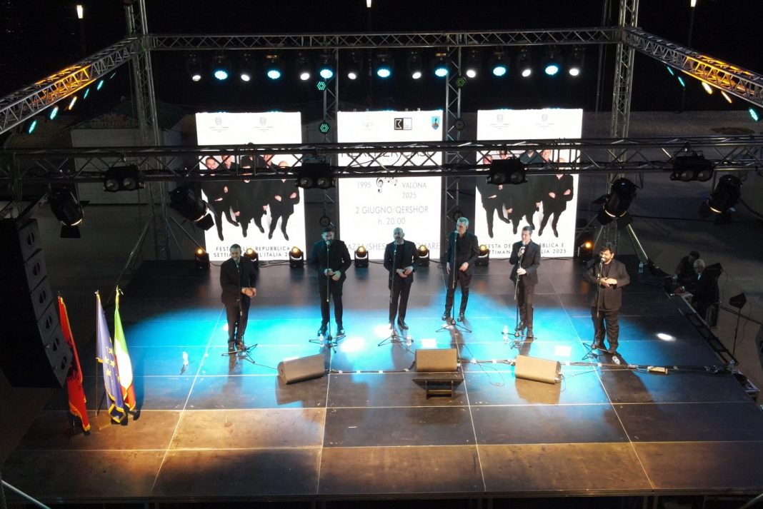 Hundreds Enjoy “Neri per caso” A Cappella Hits in Vlorë