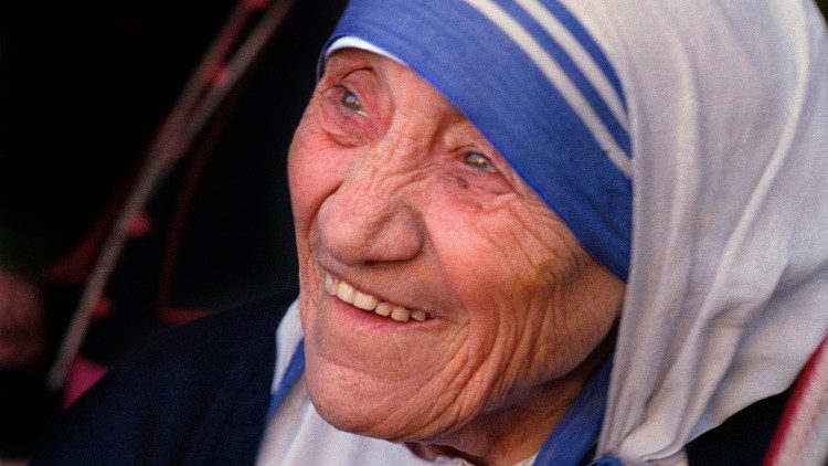 Mother Teresa: A Saint of Compassion and Service