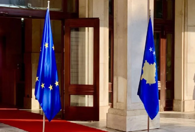 Kosovo and EU Review Progress on Public Administration Reform