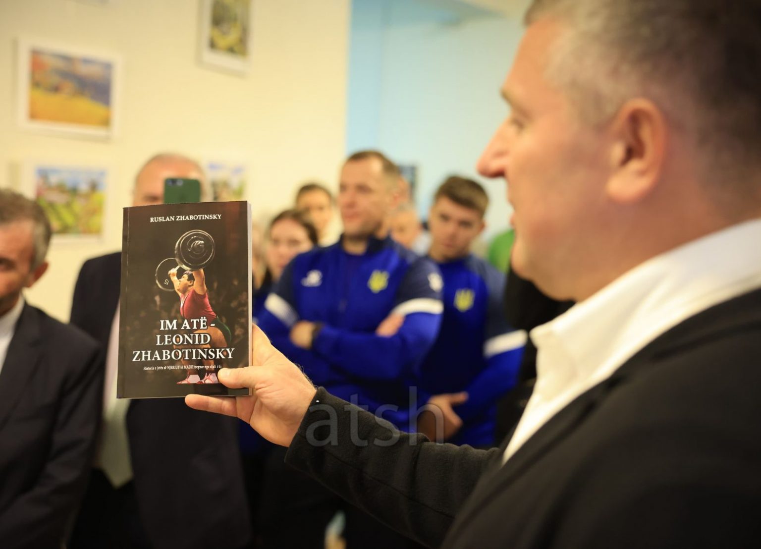 Book on Weightlifting Legend Leonid Zhabotinsky Released in Albanian