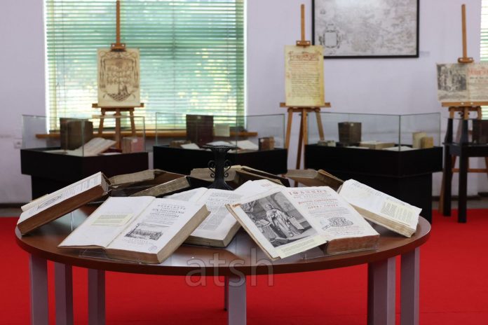 National Library Exhibits 100 Rare Bibles