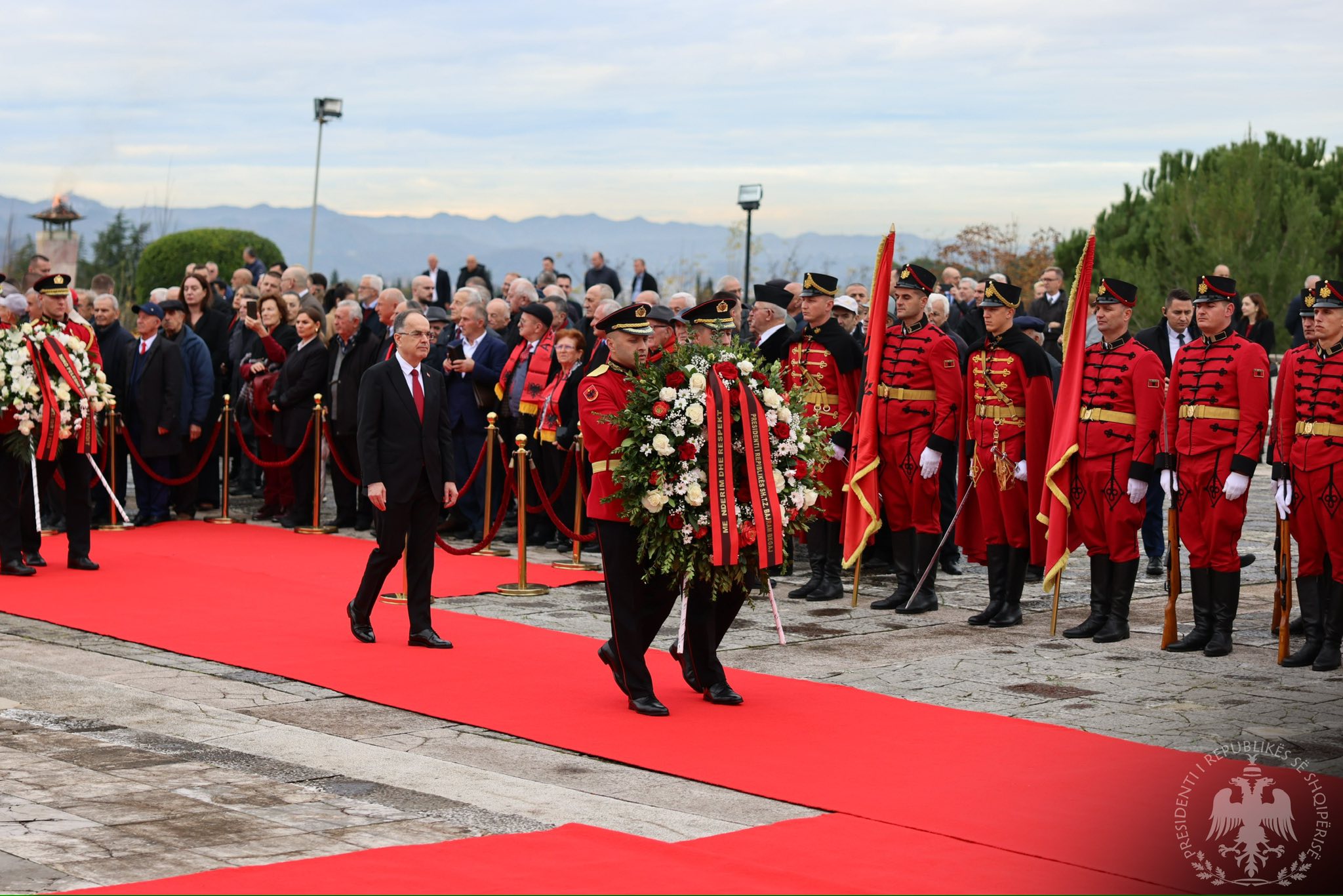President Begaj congratulates Albanians for 81st Liberation Day as he pays tribute at “Mother Albania” monument