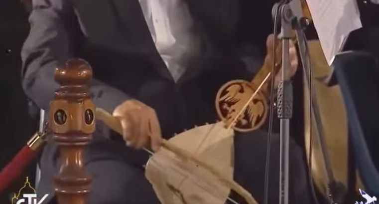 Albanian ‘lahuta’ resonates at the Vatican during Saint Mother Teresa event