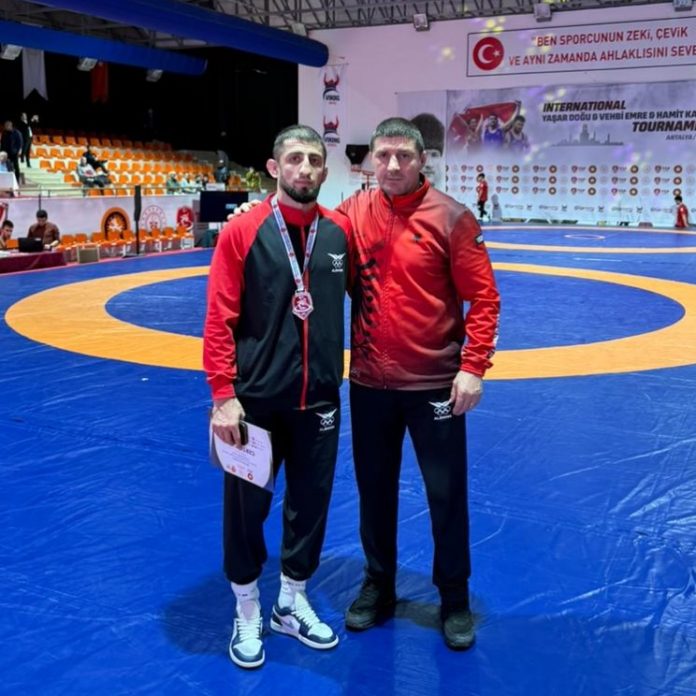 Islam Dudaev wins silver medal in Turkey