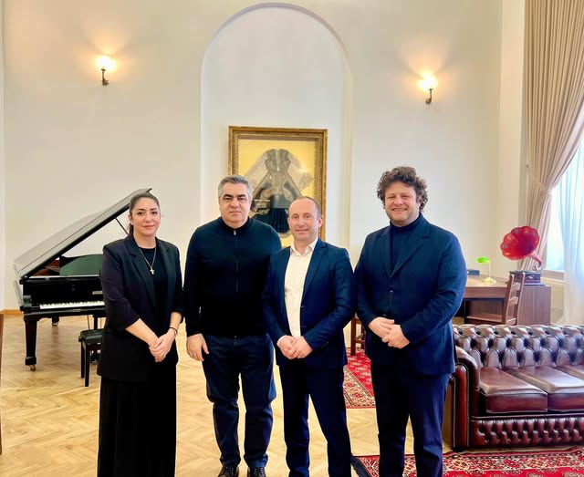 Discussions on Reviving Film Activity in Kuçovë