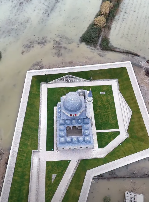 Gonxhja: Despite Heavy Rain, the Lead Mosque Has No Problems