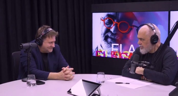 Dashnor Bushi Performs Magic Tricks on the “Flasim” Podcast