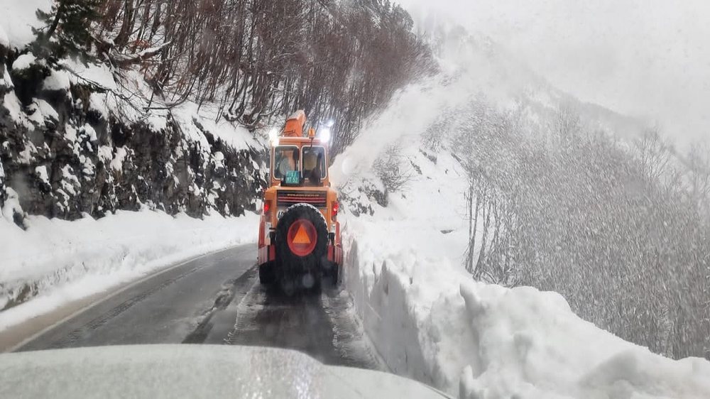 Rain and snow hit the northern and southeastern regions overnight