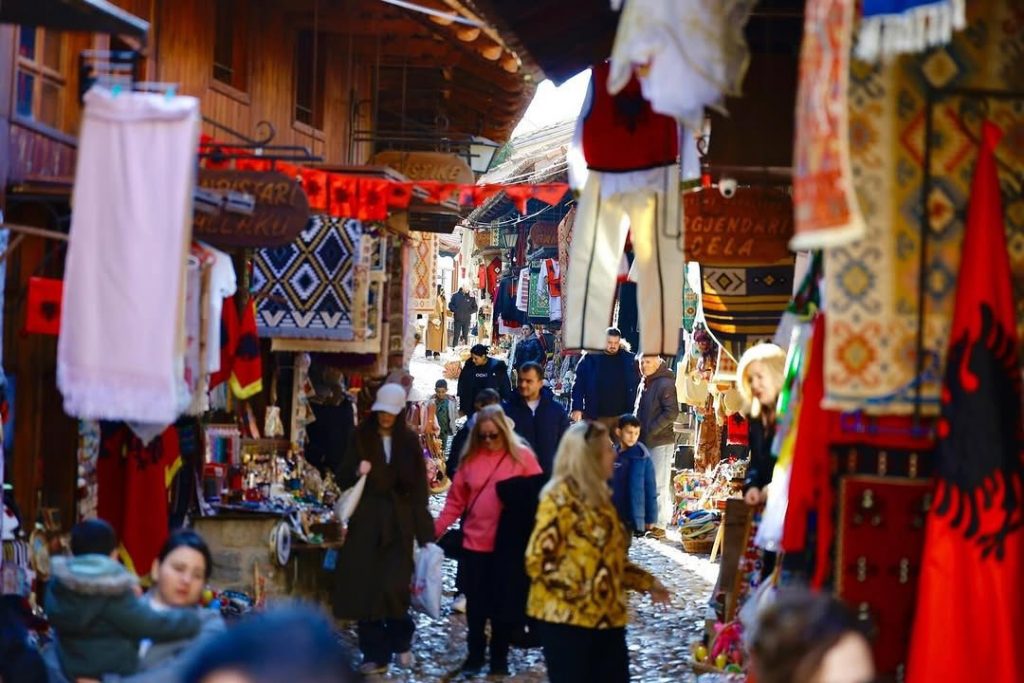Priority on supporting handicrafts and cultural tourism