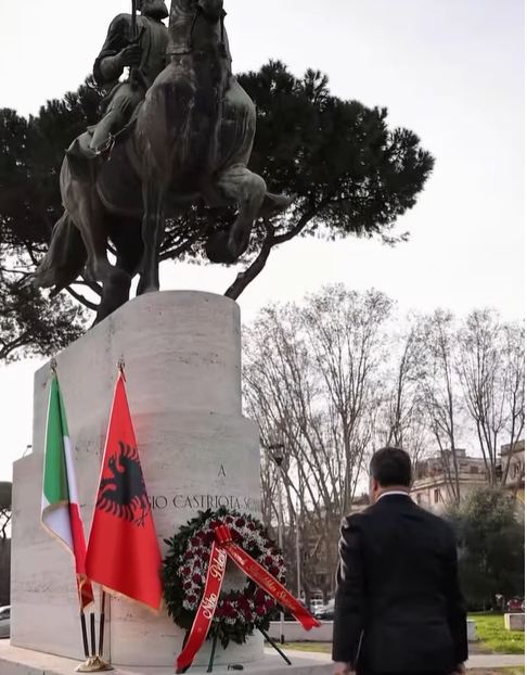 Speaker Peleshi pays tribute at Albania’s National Hero Skanderbeg monument in Rome