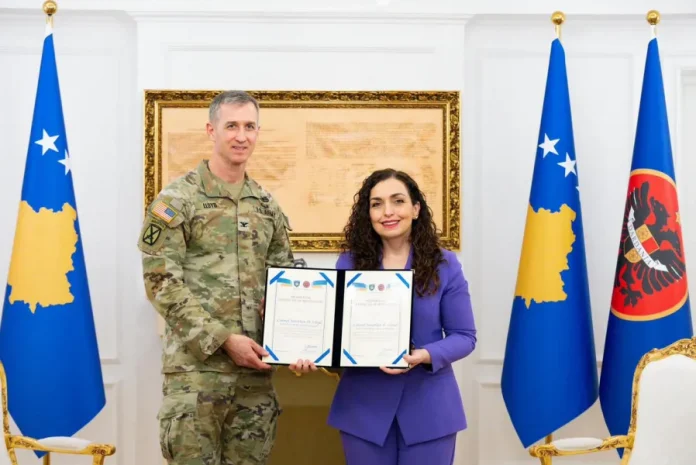 President Osmani thanks outgoing KFOR commander, welcomes successor