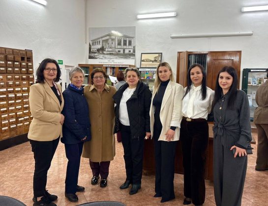 Elbasan hosts book launch on the history of the Albanian alphabet and language