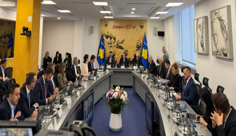 Kosova’s PM Kurti meets French President Macron in Paris to discuss EU integration and security