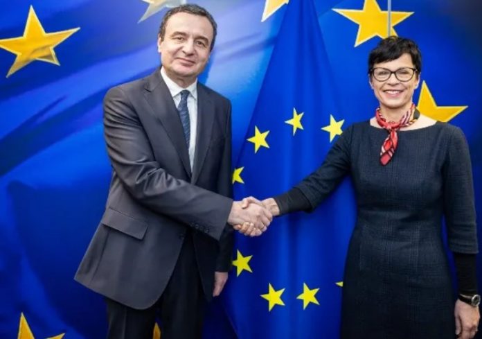 Kosovo pushes for EU candidate status in Kurti–Kos call