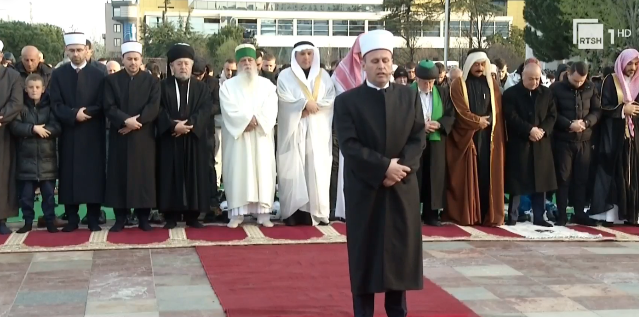 Eid al-Fitr prayers gather worshippers in Tirana main square