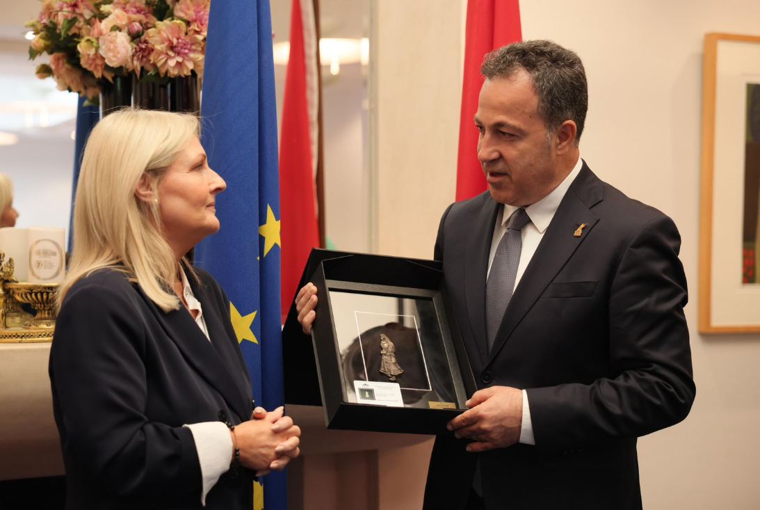 Albanian Parliament Speaker meets Irish counterpart, support for European Union membership