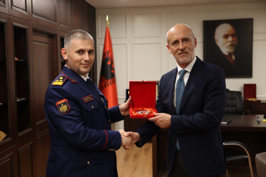 Albanian and Italian police officials discuss cooperation on tourism security and crime prevention