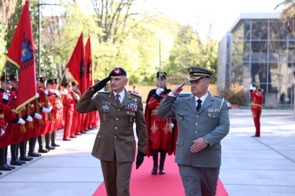 Lt. Gen. Kingji hosts Italian counterpart; Albania a reliable partner in international operations