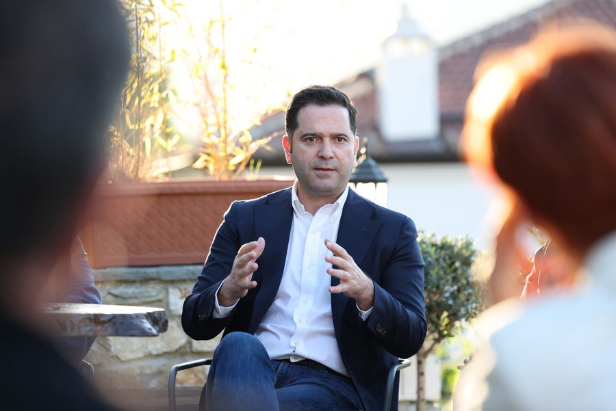 Finance minister urges wage transparency and sector formalisation in tourism meeting in Berat
