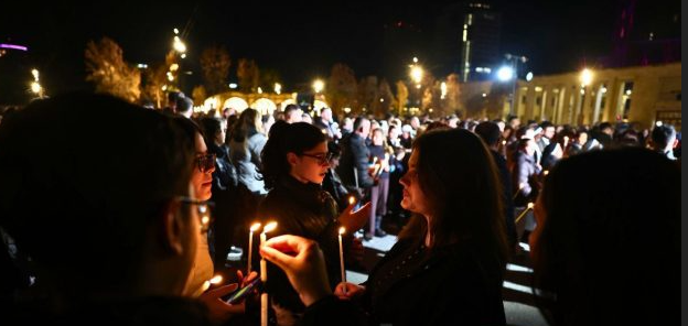 Catholic Easter: believers join Way of the Cross procession in Tirana